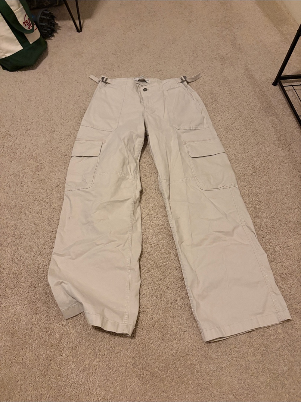 Hollister Women's Wide Leg Cargo Pants in Light Beige